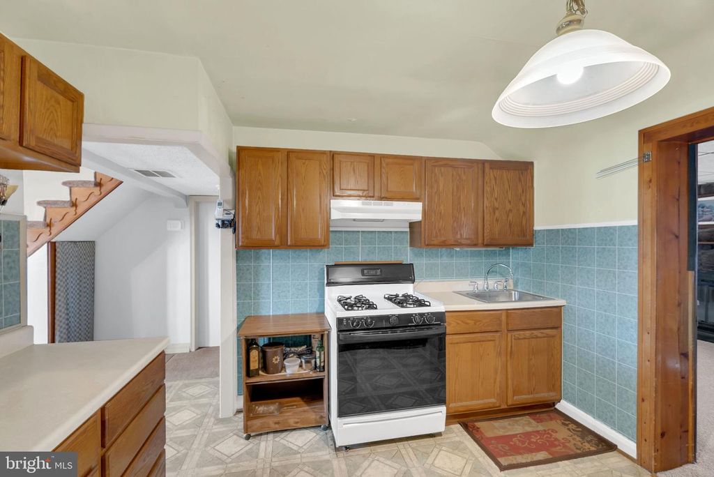 Image 10 of property listing at 7707 MEATH RD, Dundalk, MD 21222