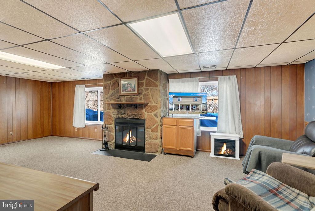 Image 11 of property listing at 7707 MEATH RD, Dundalk, MD 21222