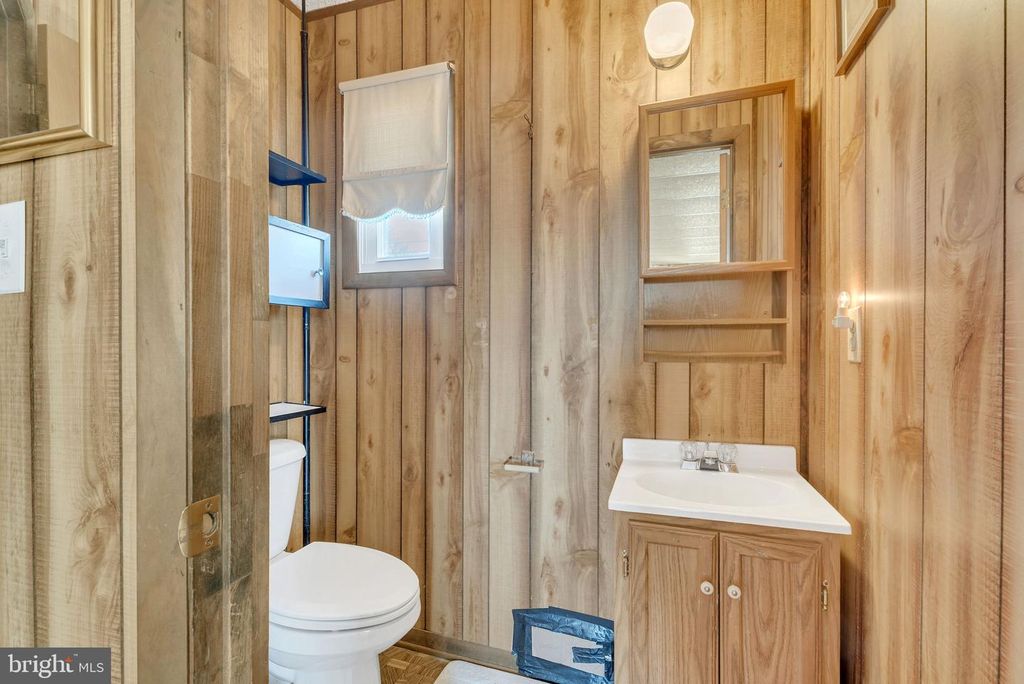 Image 20 of property listing at 7707 MEATH RD, Dundalk, MD 21222