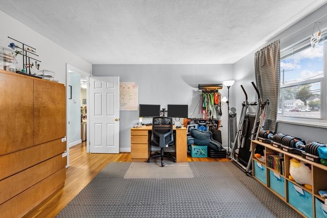 51 Warren 1-1, Waltham, MA 02453