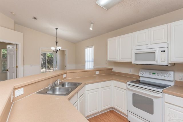 1111 Simpson St, Pensacola, FL 32526