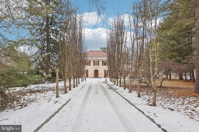 3442 LANARK RD, Coopersburg, PA 18036