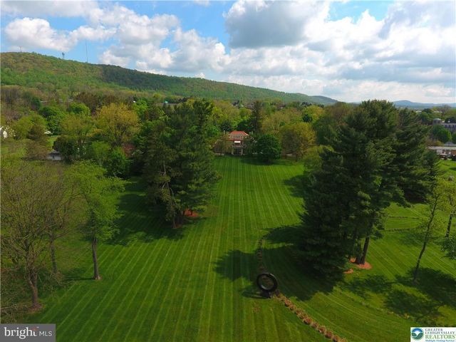 3442 LANARK RD, Coopersburg, PA 18036