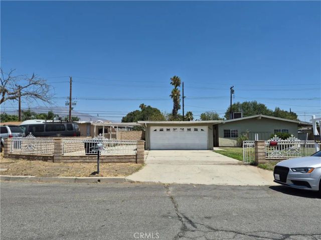 6959 Newbury, San Bernardino, CA 92404