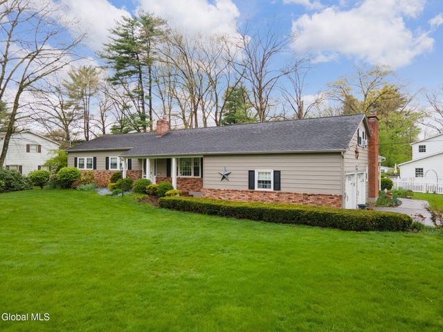 17 Barcelona Drive, Clifton Park, NY 12065