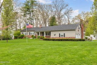 17 Barcelona Drive, Clifton Park, NY 12065