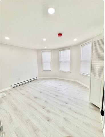 739 Parker St 3, Boston, MA 02120