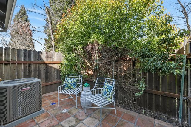 7674 Lily Mar Ln, Antelope, CA 95843