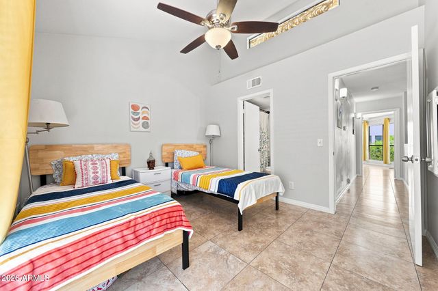 3228 W GLENDALE Avenue 163, Phoenix, AZ 85051