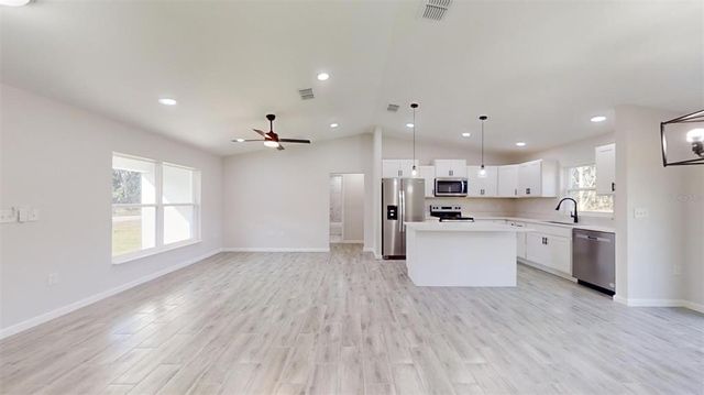 11 EMERALD TRAIL, Ocala, FL 34472