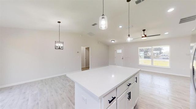 11 EMERALD TRAIL, Ocala, FL 34472