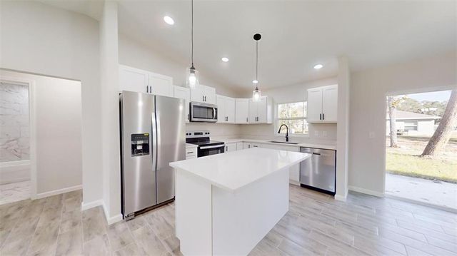 11 EMERALD TRAIL, Ocala, FL 34472