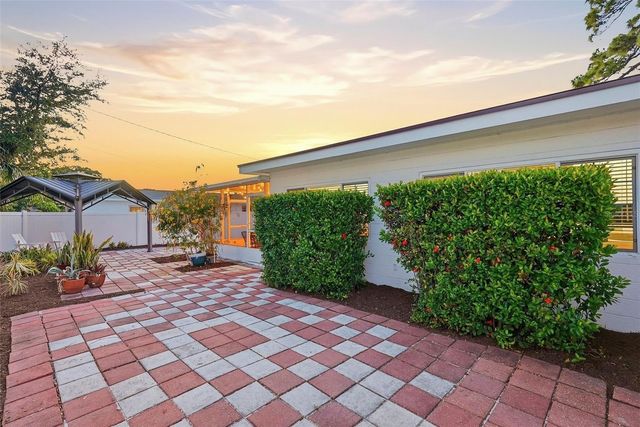 6801 PINELLAS POINT DRIVE S, St Petersburg, FL 33712