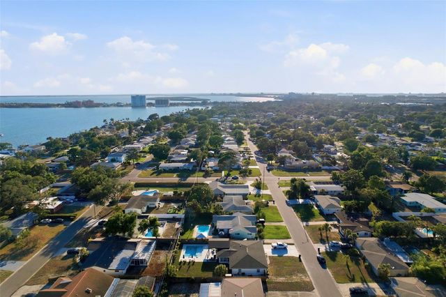 6801 PINELLAS POINT DRIVE S, St Petersburg, FL 33712