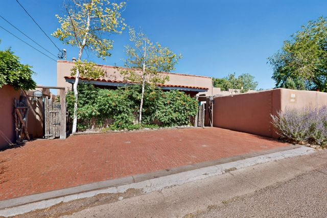 230 Irvine Street A, Santa Fe, NM 87501
