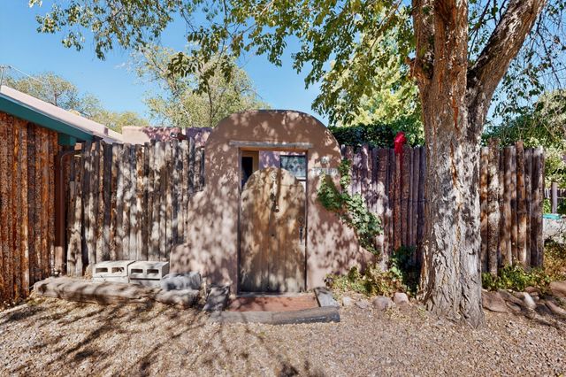230 Irvine Street A, Santa Fe, NM 87501