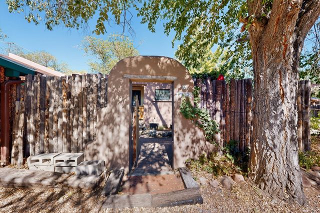 230 Irvine Street A, Santa Fe, NM 87501