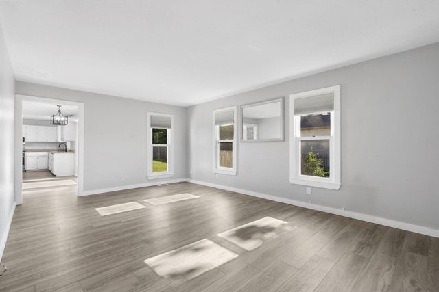 3269 W Erie Street, Springfield, MO 65807