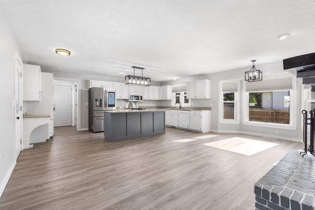 3269 W Erie Street, Springfield, MO 65807