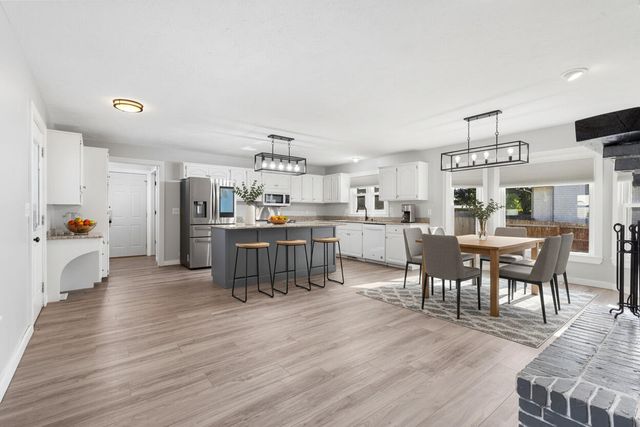 3269 W Erie Street, Springfield, MO 65807