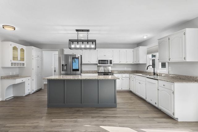 3269 W Erie Street, Springfield, MO 65807