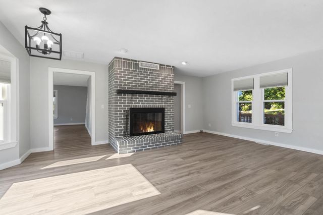 3269 W Erie Street, Springfield, MO 65807