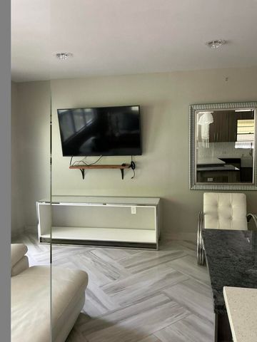 40 Ventnor Drive, Deerfield Beach, FL 33442