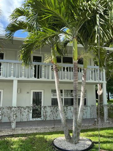 40 Ventnor Drive, Deerfield Beach, FL 33442