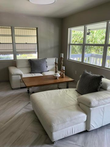 40 Ventnor Drive, Deerfield Beach, FL 33442