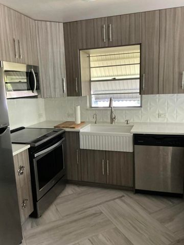 40 Ventnor Drive, Deerfield Beach, FL 33442