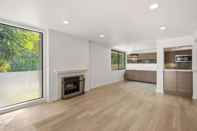 1215 N Olive Drive 208, West Hollywood, CA 90069