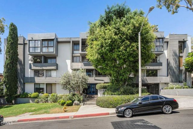 1215 N Olive Drive 208, West Hollywood, CA 90069