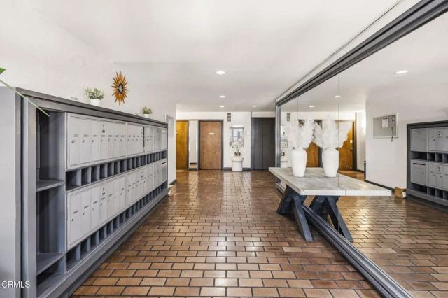 1215 N Olive Drive 208, West Hollywood, CA 90069