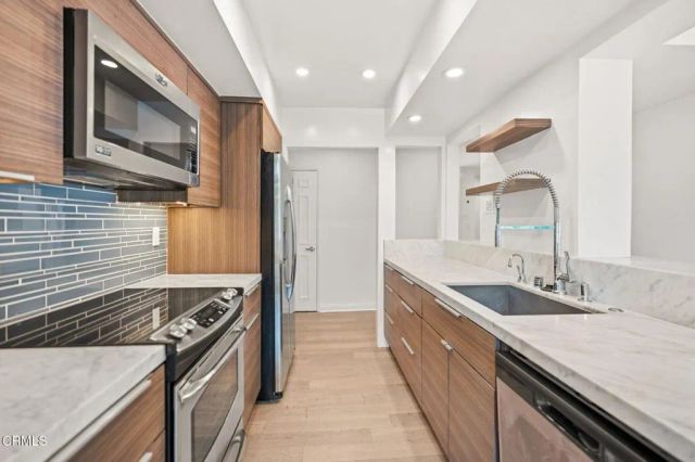 1215 N Olive Drive 208, West Hollywood, CA 90069
