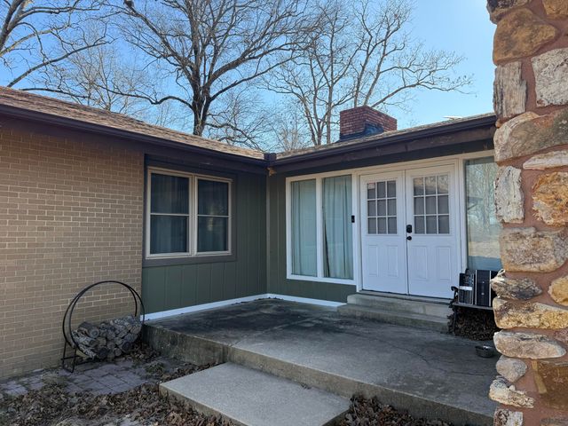 464 County Road 362, Pottersville, MO 65790