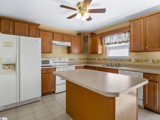 104 Bermuda Lane, Inman, SC 29349