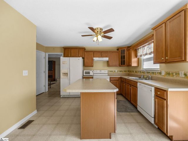 104 Bermuda Lane, Inman, SC 29349