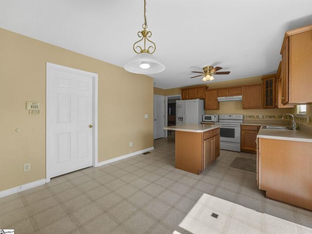 104 Bermuda Lane, Inman, SC 29349