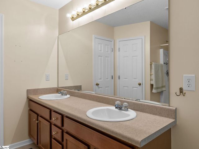 104 Bermuda Lane, Inman, SC 29349