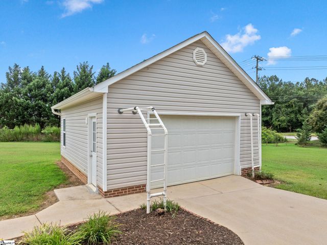 104 Bermuda Lane, Inman, SC 29349