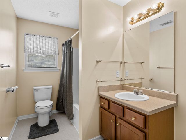 104 Bermuda Lane, Inman, SC 29349