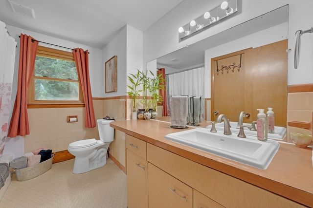 127 Springfield St, Palmer, MA 01069