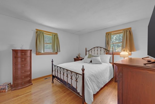 127 Springfield St, Palmer, MA 01069
