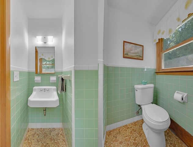 127 Springfield St, Palmer, MA 01069