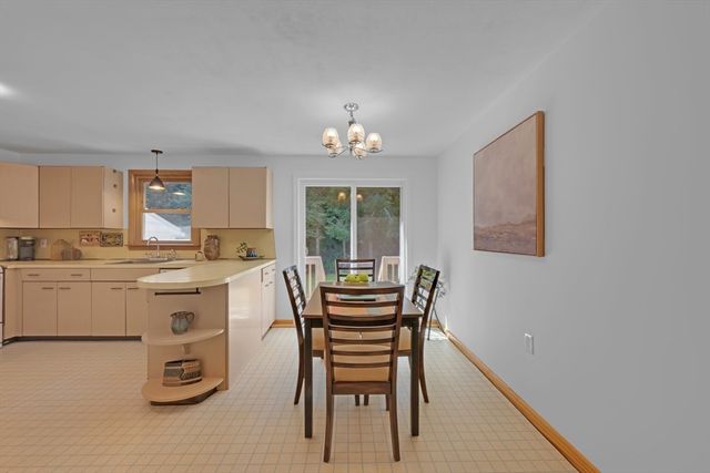 127 Springfield St, Palmer, MA 01069