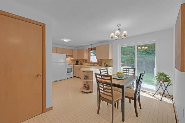 127 Springfield St, Palmer, MA 01069