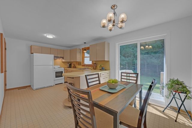127 Springfield St, Palmer, MA 01069