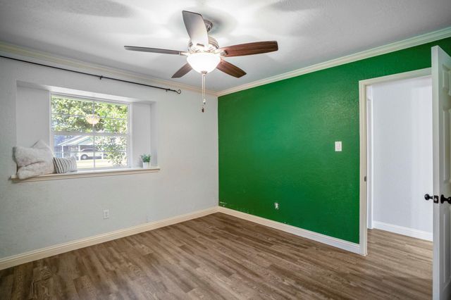 2411 Orange Street, Waller, TX 77484