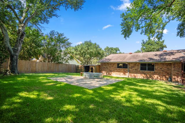 2411 Orange Street, Waller, TX 77484