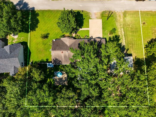 2411 Orange Street, Waller, TX 77484